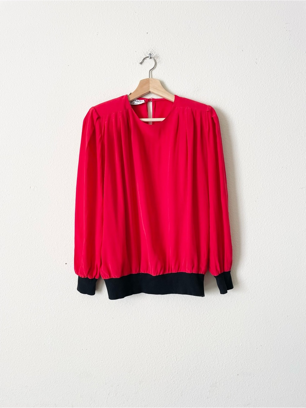 Vintage Nina Ricci SIZE 6 Charm 100% silk red and black long sleeve blouse